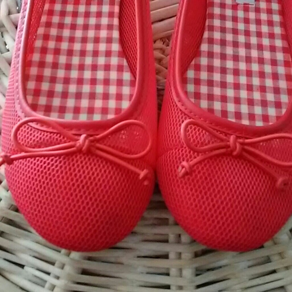 Shoes - Picture 2 of 5